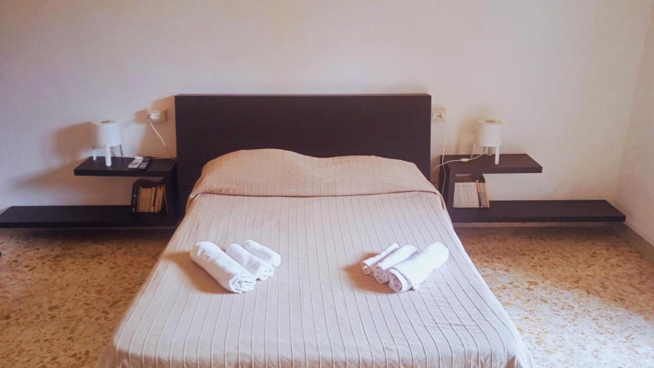 Bed And Books Isabella Catânia Exterior foto